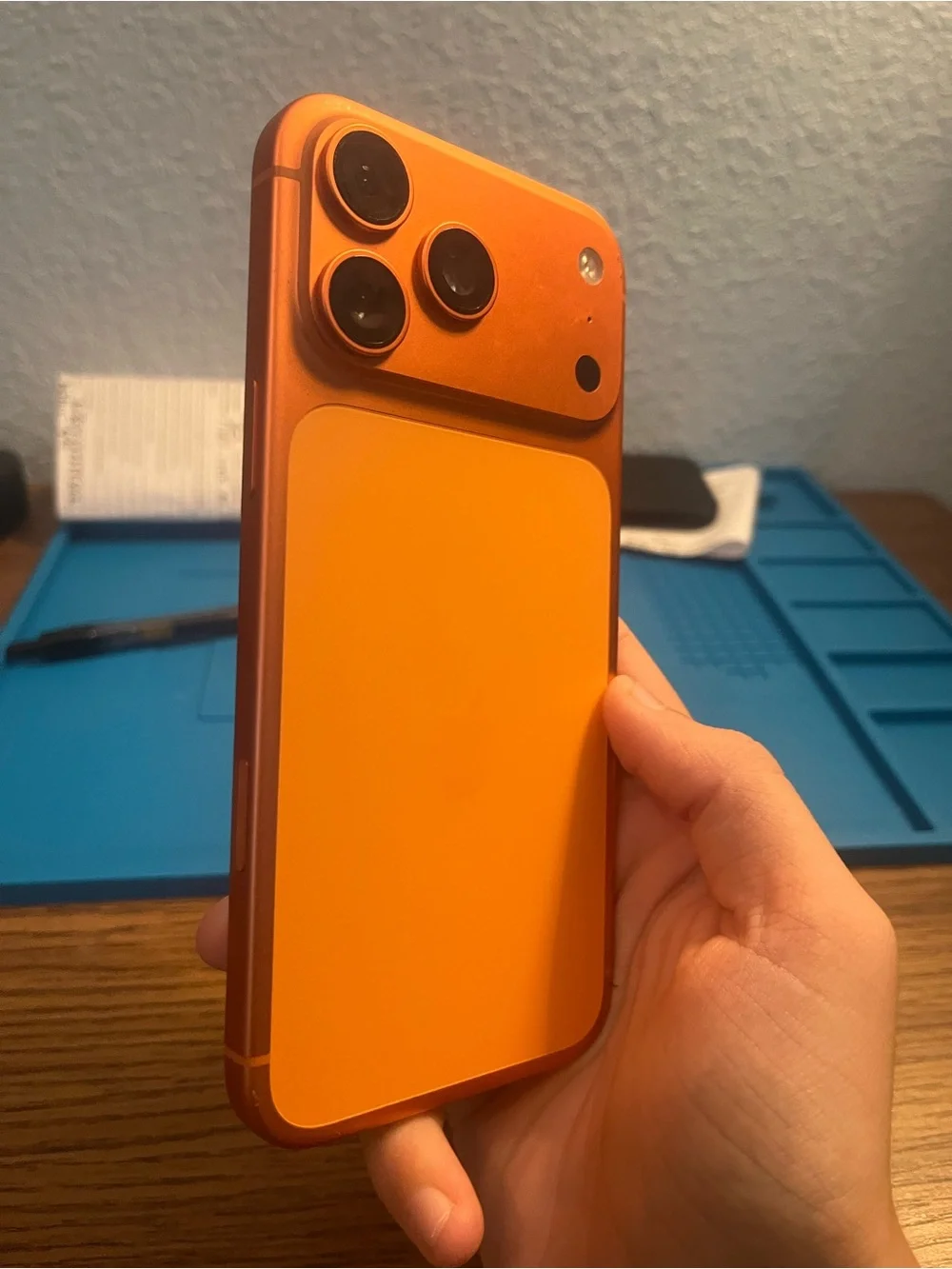 iPhone 17 Pro Max 256GB Orange AT&T Locked – 100% Battery – AS IS - READ